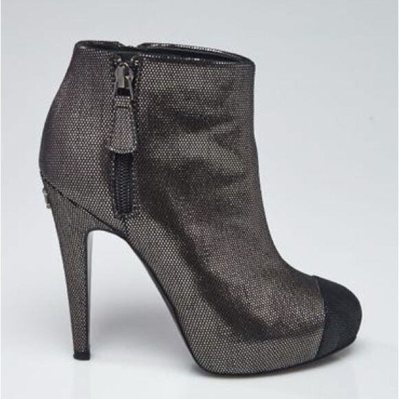 CHANEL ankle CC Logo Boots metallic silver Sz 39 Italy size leather - Picture 1 of 17